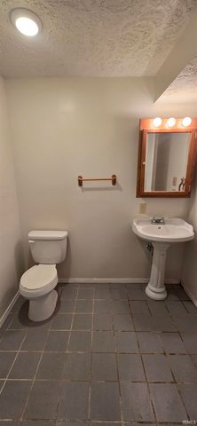 340 E Spring Street, Bloomfield, IN 47424