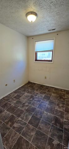 340 E Spring Street, Bloomfield, IN 47424