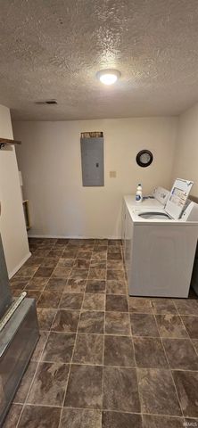 340 E Spring Street, Bloomfield, IN 47424