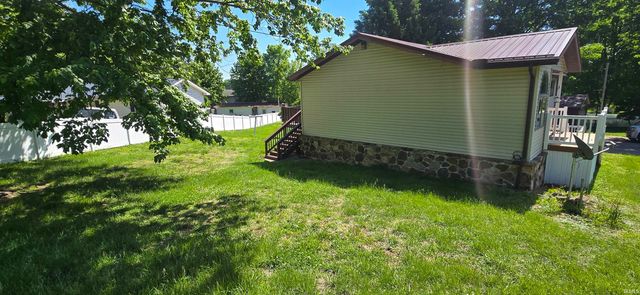 340 E Spring Street, Bloomfield, IN 47424