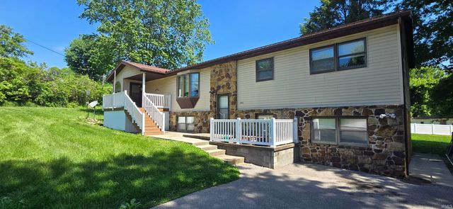 340 E Spring Street, Bloomfield, IN 47424