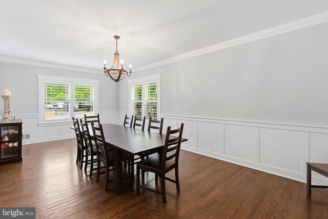 555 EGENOLF PL, Bayville, NJ 08721