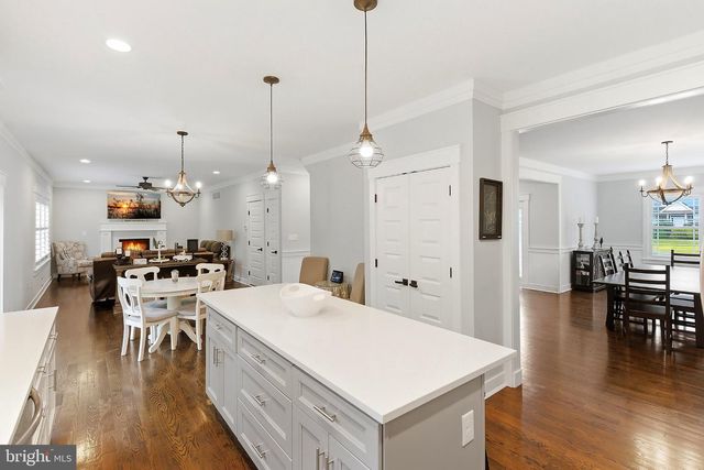 555 EGENOLF PL, Bayville, NJ 08721