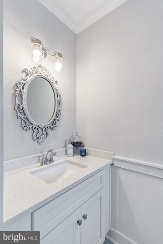 555 EGENOLF PL, Bayville, NJ 08721