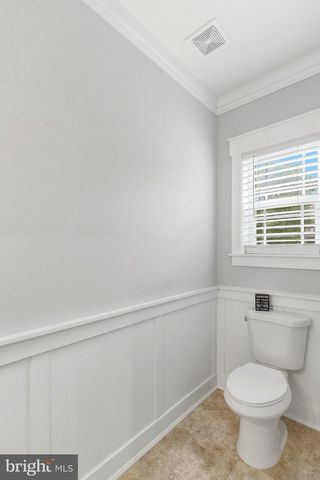 555 EGENOLF PL, Bayville, NJ 08721