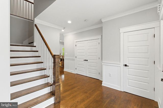 555 EGENOLF PL, Bayville, NJ 08721