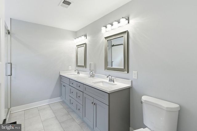 555 EGENOLF PL, Bayville, NJ 08721