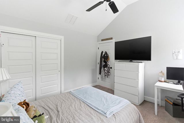 555 EGENOLF PL, Bayville, NJ 08721