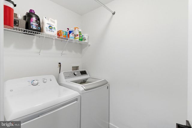 555 EGENOLF PL, Bayville, NJ 08721