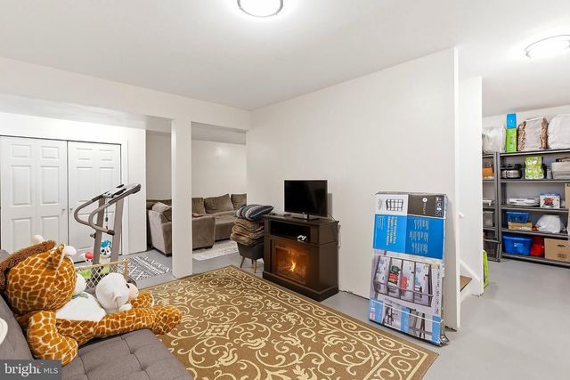 555 EGENOLF PL, Bayville, NJ 08721