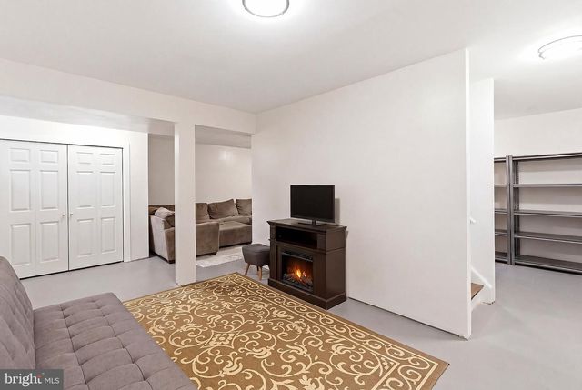 555 EGENOLF PL, Bayville, NJ 08721