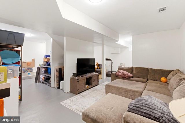 555 EGENOLF PL, Bayville, NJ 08721