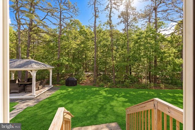 555 EGENOLF PL, Bayville, NJ 08721