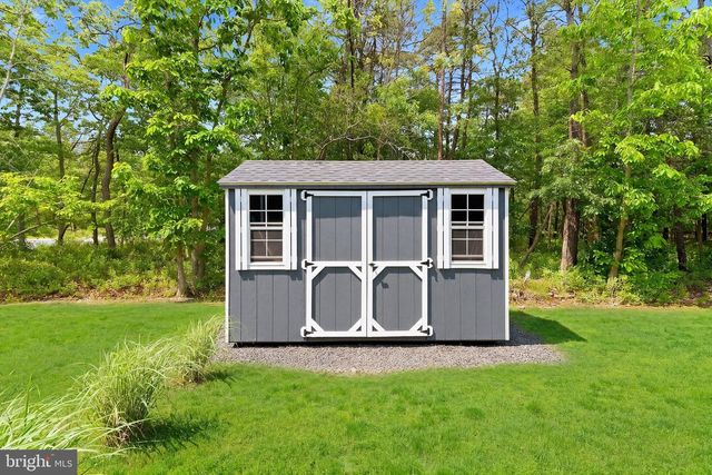 555 EGENOLF PL, Bayville, NJ 08721
