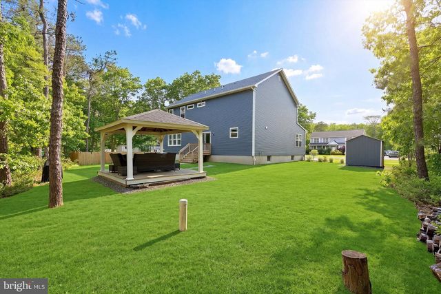 555 EGENOLF PL, Bayville, NJ 08721