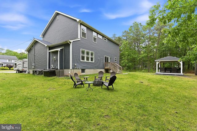 555 EGENOLF PL, Bayville, NJ 08721