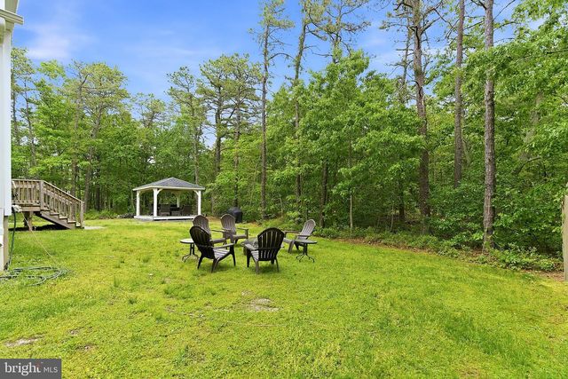 555 EGENOLF PL, Bayville, NJ 08721