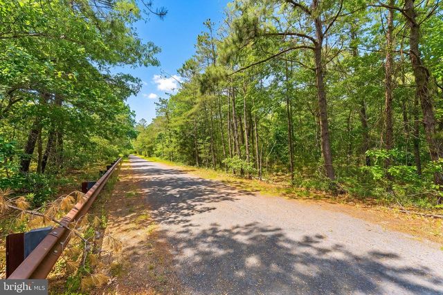 555 EGENOLF PL, Bayville, NJ 08721
