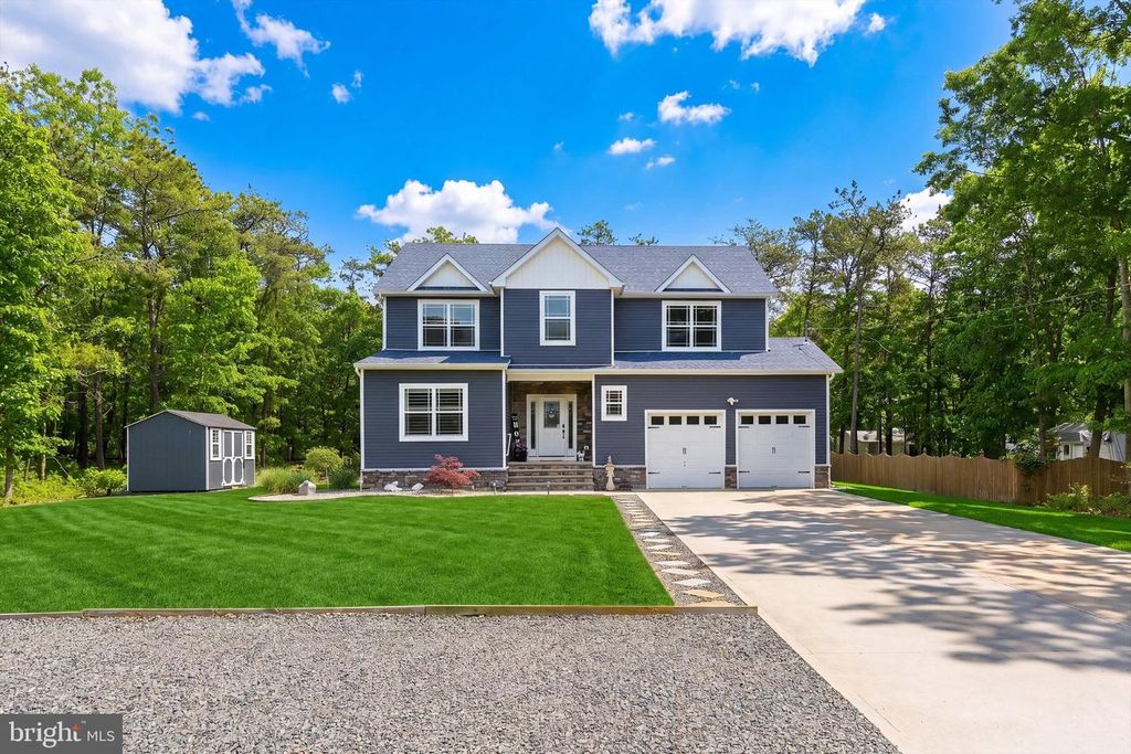 555 EGENOLF PL, Bayville, NJ 08721