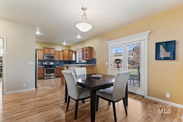 928 W Barrymore, Meridian, ID 83646