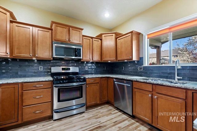 928 W Barrymore, Meridian, ID 83646