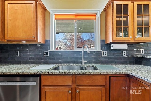 928 W Barrymore, Meridian, ID 83646