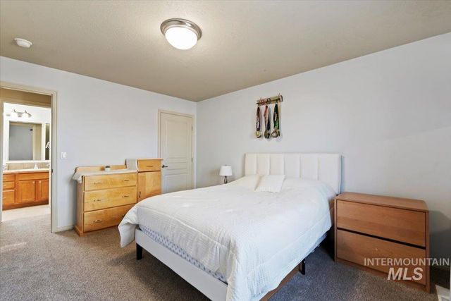 928 W Barrymore, Meridian, ID 83646