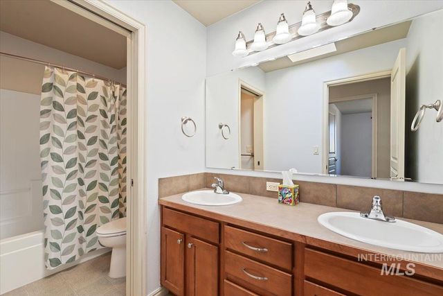 928 W Barrymore, Meridian, ID 83646