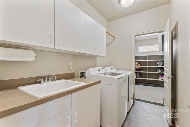 928 W Barrymore, Meridian, ID 83646