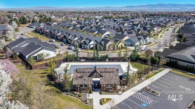 928 W Barrymore, Meridian, ID 83646