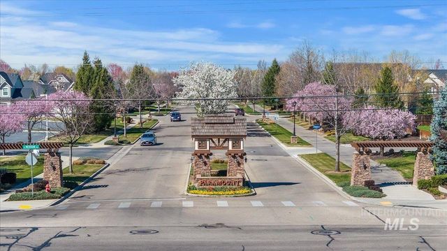 928 W Barrymore, Meridian, ID 83646