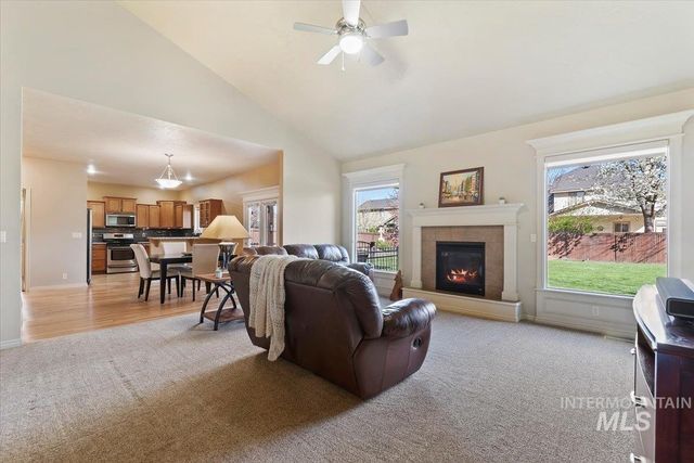 928 W Barrymore, Meridian, ID 83646