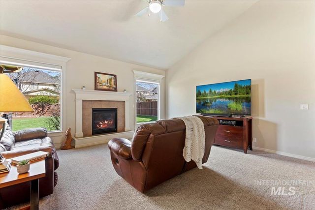 928 W Barrymore, Meridian, ID 83646