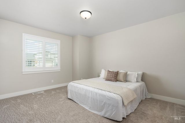 9111 W Patmore Ct, Star, ID 83669