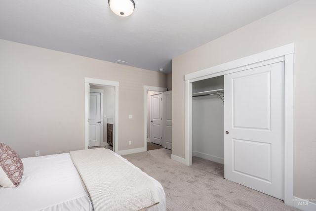 9111 W Patmore Ct, Star, ID 83669