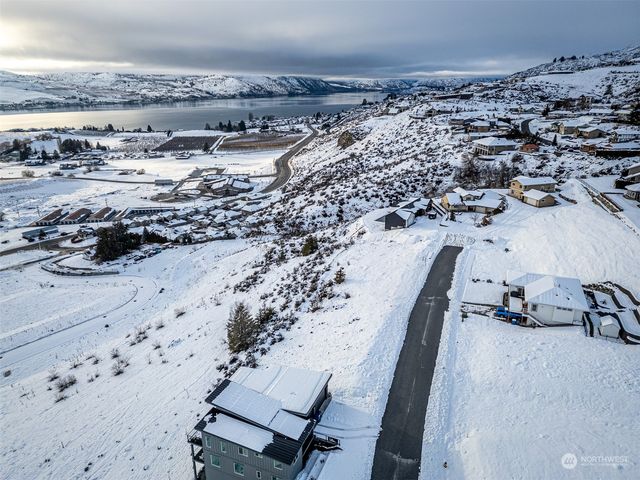 124 Hillcrest Place, Chelan, WA 98816