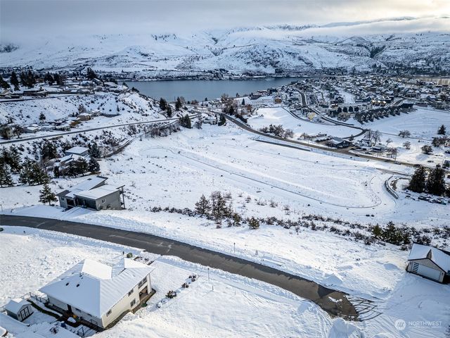 124 Hillcrest Place, Chelan, WA 98816
