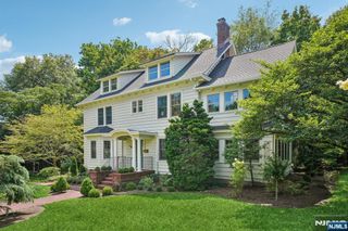 150 Gordonhurst Avenue, Montclair, NJ 07043