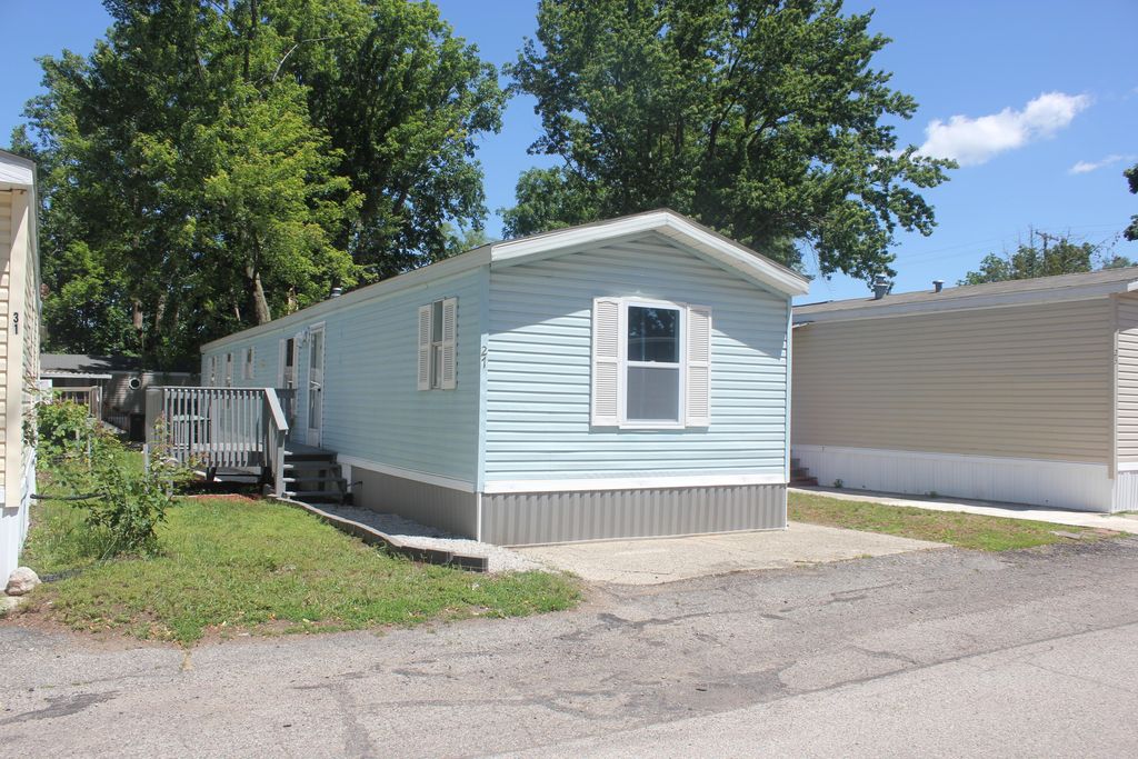 27 Inca Drive Sw, Byron Twp, MI 49548