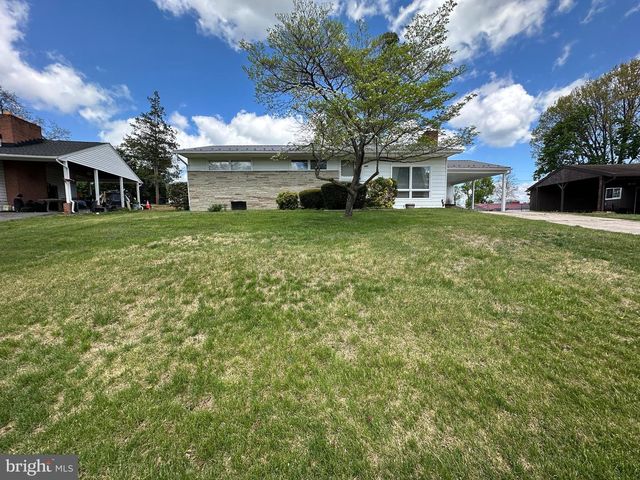 17724 CREST DR, Hagerstown, MD 21740