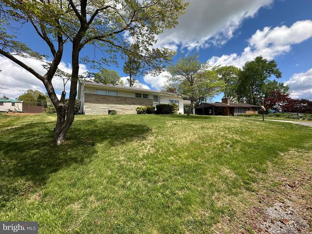 17724 CREST DR, Hagerstown, MD 21740