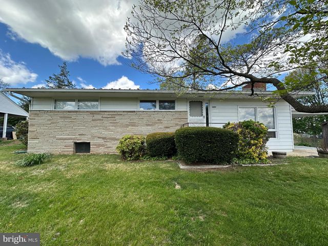 17724 CREST DR, Hagerstown, MD 21740