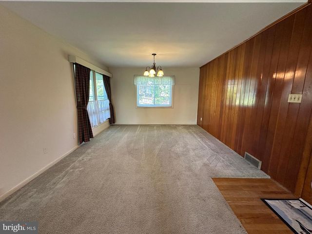 17724 CREST DR, Hagerstown, MD 21740