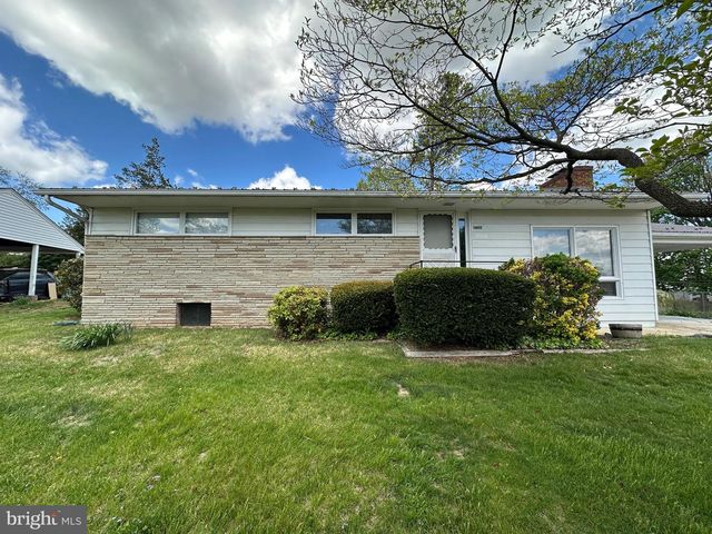 17724 CREST DR, Hagerstown, MD 21740