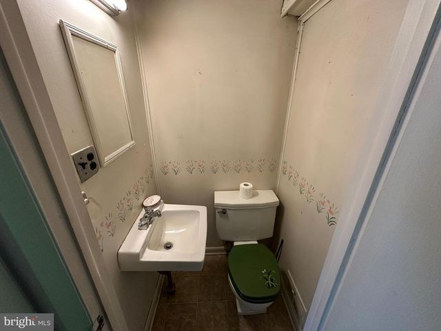 17724 CREST DR, Hagerstown, MD 21740