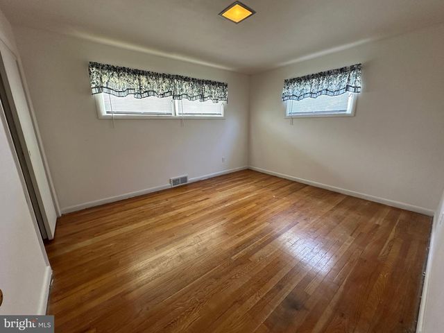 17724 CREST DR, Hagerstown, MD 21740