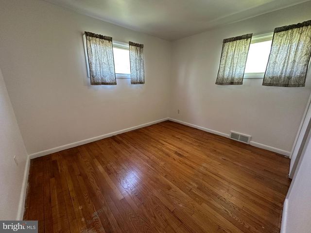 17724 CREST DR, Hagerstown, MD 21740