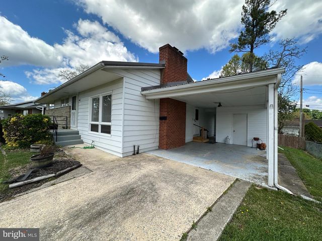 17724 CREST DR, Hagerstown, MD 21740
