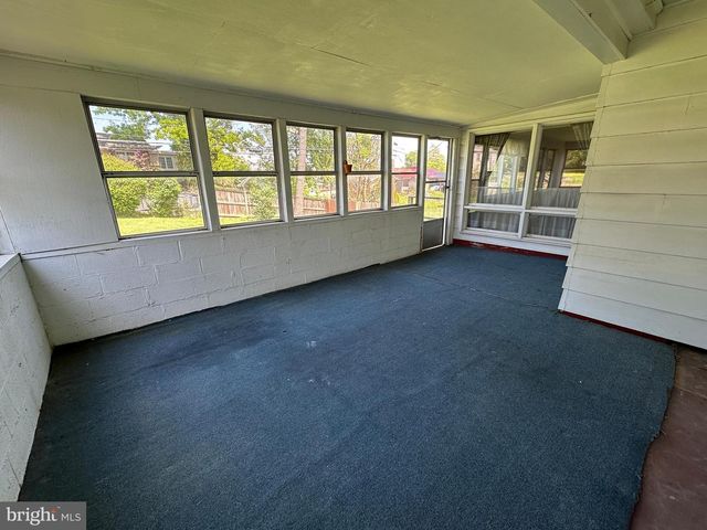 17724 CREST DR, Hagerstown, MD 21740