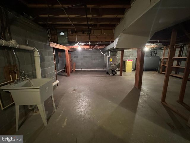 17724 CREST DR, Hagerstown, MD 21740
